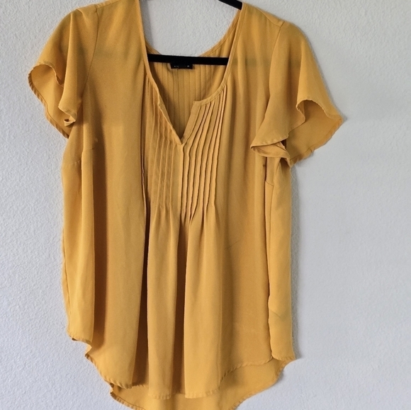 Torrid Blouse Women's 12 Mustard Georgette Pintuck Vneck Work Exellent - Picture 2 of 9